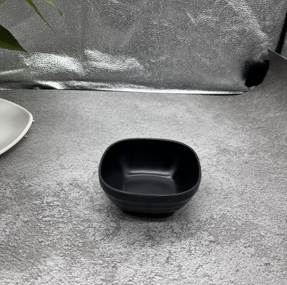좋은 가격 블랙 매트 사각형 식품 등급 요구 사항에 대한 작은 멜라민 그릇 온라인으로
